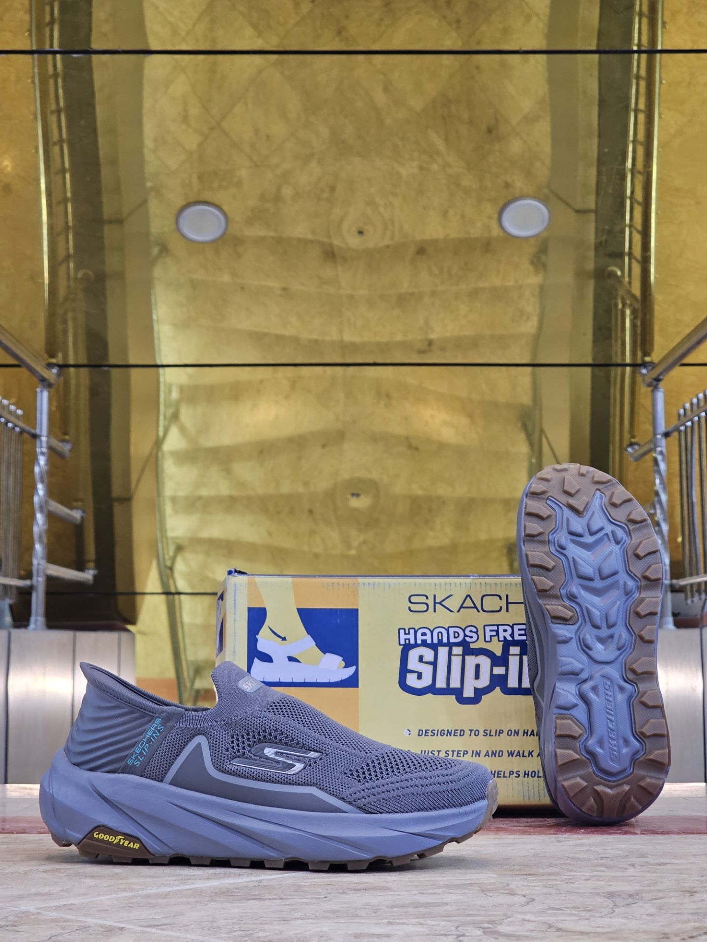 کتونی ویتنامی اسکیچرز اسلیپ اینس Skechers Hands Free Slip-ins طبی و سبک پیاده رویی و روزمره بدون بند سایز۴۰ الی ۴۵ ساخت ویتنام وارداتی فروش تکی و عمده/ضمانت کیفیت کالا