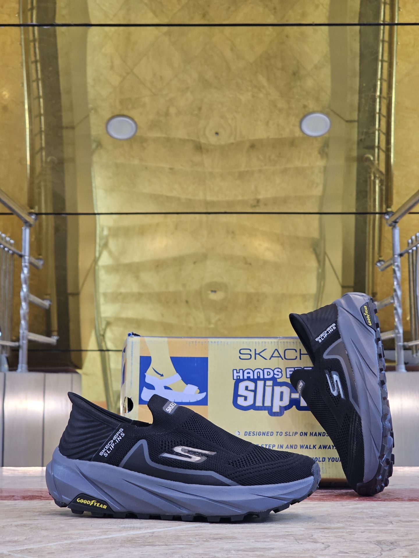 کتونی ویتنامی اسکیچرز اسلیپ اینس Skechers Hands Free Slip-ins طبی و سبک پیاده رویی و روزمره بدون بند سایز۴۰ الی ۴۵ ساخت ویتنام وارداتی فروش تکی و عمده/ضمانت کیفیت کالا