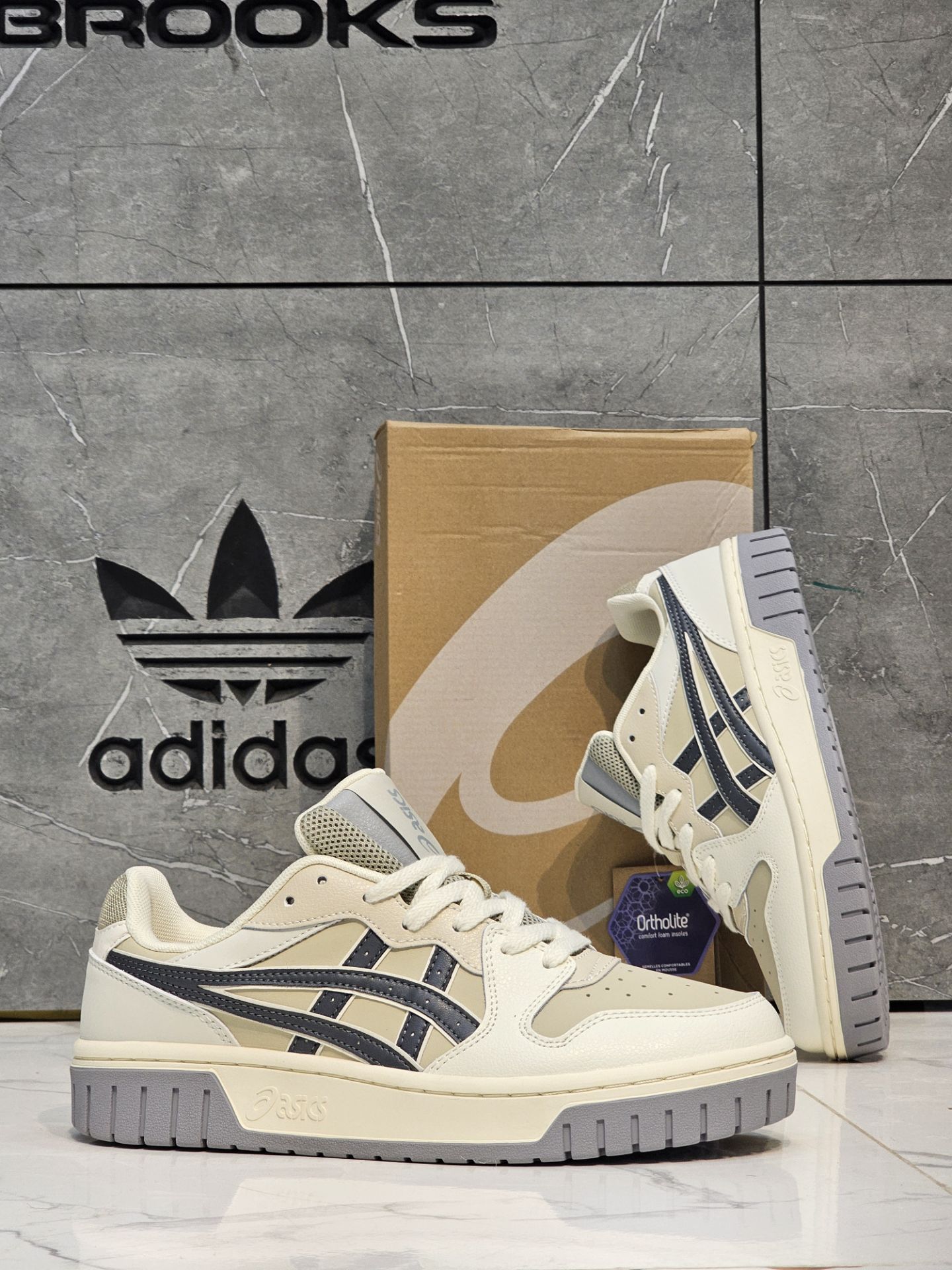 کتونی اسیکس کورت MZ 2.0 مسترکوالیتی درجه ۱ /سایز 40 الی 45/ASICS Court Mz 2.0/ فروش تکی و عمده/ضمانت کیفیت کالا