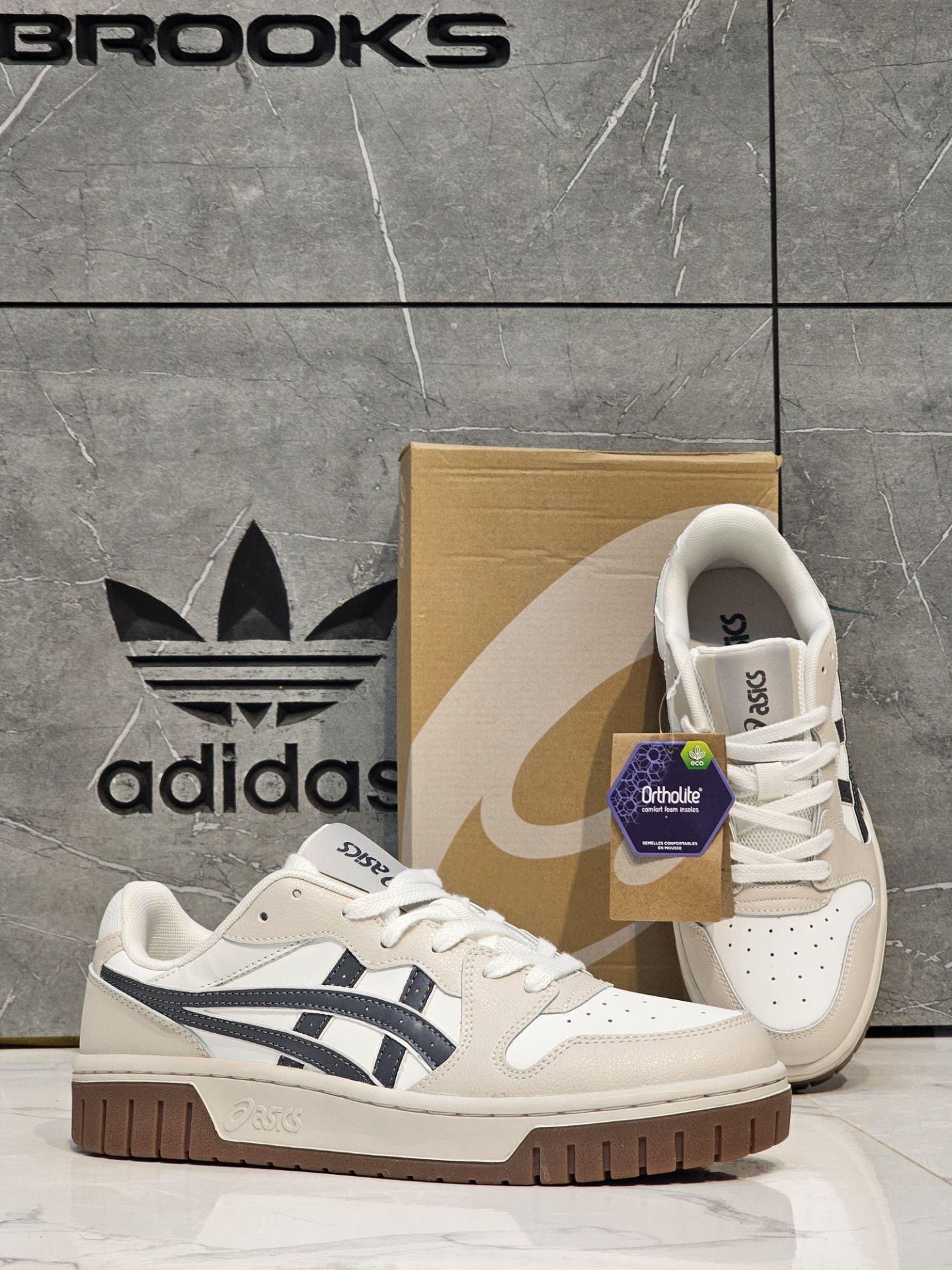 کتونی اسیکس کورت MZ 2.0 مسترکوالیتی درجه ۱ /سایز 40 الی 45/ASICS Court Mz 2.0/ فروش تکی و عمده/ضمانت کیفیت کالا