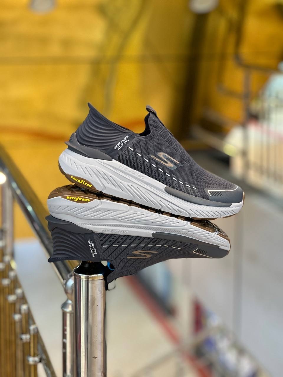کتونی طبی مردانه اسکیچرز اسلیپ اینز بدون بند مستردرجه ۱ /سبک و طبی و راحت/Skechers Slip _Ins /سایز ۴۰ ۴۱ ۴۲ ۴۳ ۴۴ ۴۵/ساخت ویتنام /فروش تکی و عمده/ضمانت اصالت کالا