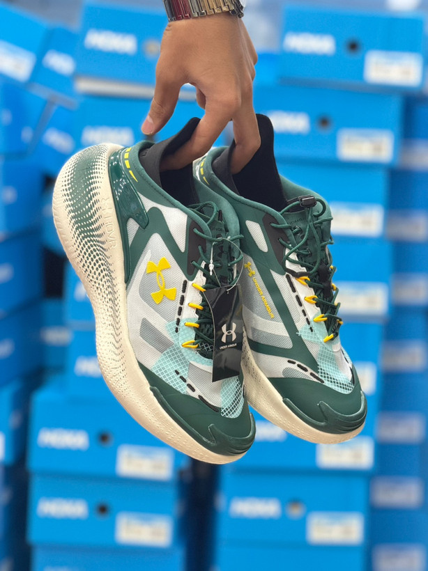 کتونی مردانه ویتنامی آندر آرمور اکو اسلیپ اسپید مسترکوالیتی درجه ۱ /Under Armour UA Echo ساخت ویتنام وارداتی سایز ۴۰الی ۴۵ همراه با جعبه بارکد دار ضمانت اصالت کالا