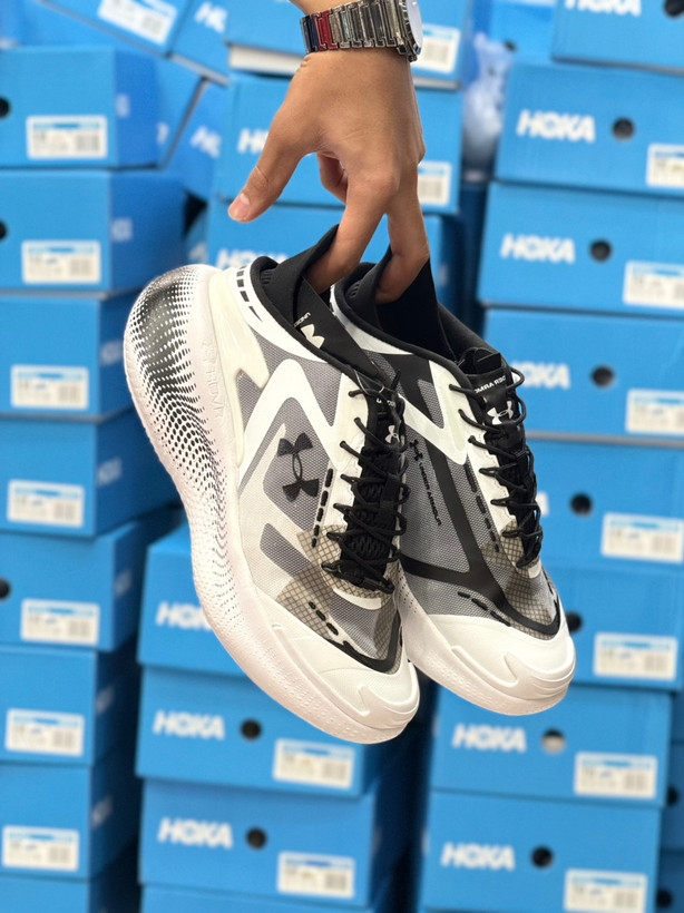 کتونی مردانه ویتنامی آندر آرمور اکو اسلیپ اسپید مسترکوالیتی درجه ۱ /Under Armour UA Echo ساخت ویتنام وارداتی سایز ۴۰الی ۴۵ همراه با جعبه بارکد دار ضمانت اصالت کالا