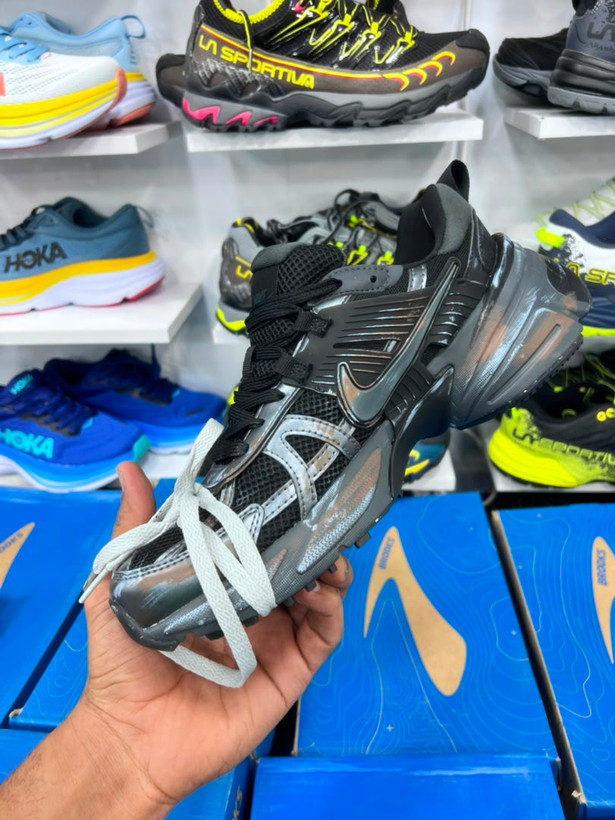 کتونی ست زنانه و مردانه نایک Nike V4k Run مسترکوالیتی درجه ۱/ساخت ویتنام وارداتی/سایز۳۷الی ۴۵/باجعبه بارکد دار/ضمانت کیفیت کالا