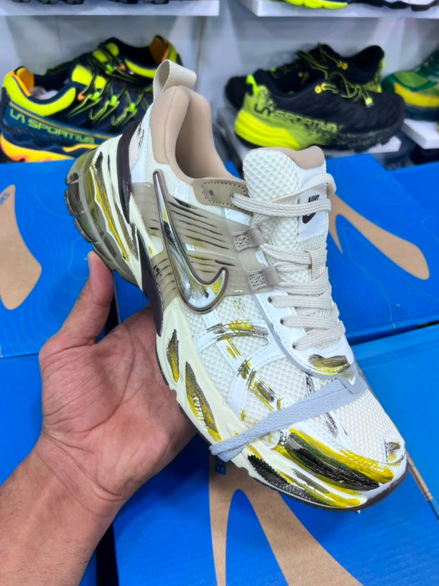 کتونی ست زنانه و مردانه نایک Nike V4k Run مسترکوالیتی درجه ۱/ساخت ویتنام وارداتی/سایز۳۷الی ۴۵/باجعبه بارکد دار/ضمانت کیفیت کالا