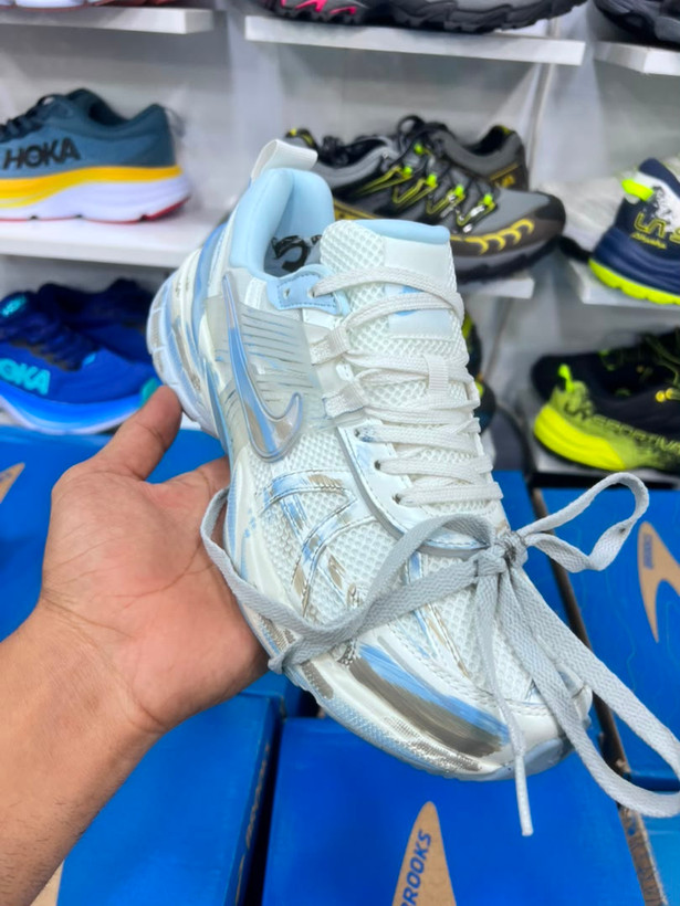 کتونی ست زنانه و مردانه نایک Nike V4k Run مسترکوالیتی درجه ۱/ساخت ویتنام وارداتی/سایز۳۷الی ۴۵/باجعبه بارکد دار/ضمانت کیفیت کالا
