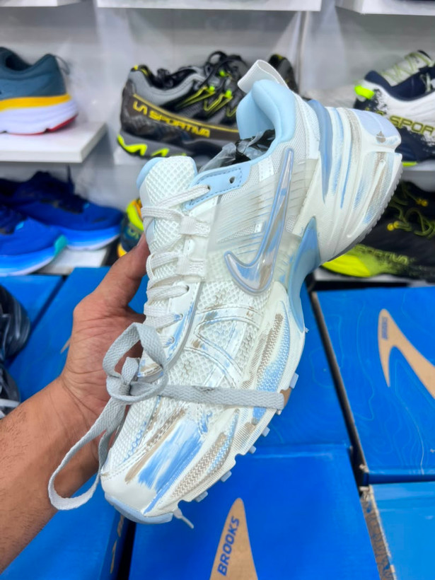 کتونی ست زنانه و مردانه نایک Nike V4k Run مسترکوالیتی درجه ۱/ساخت ویتنام وارداتی/سایز۳۷الی ۴۵/باجعبه بارکد دار/ضمانت کیفیت کالا