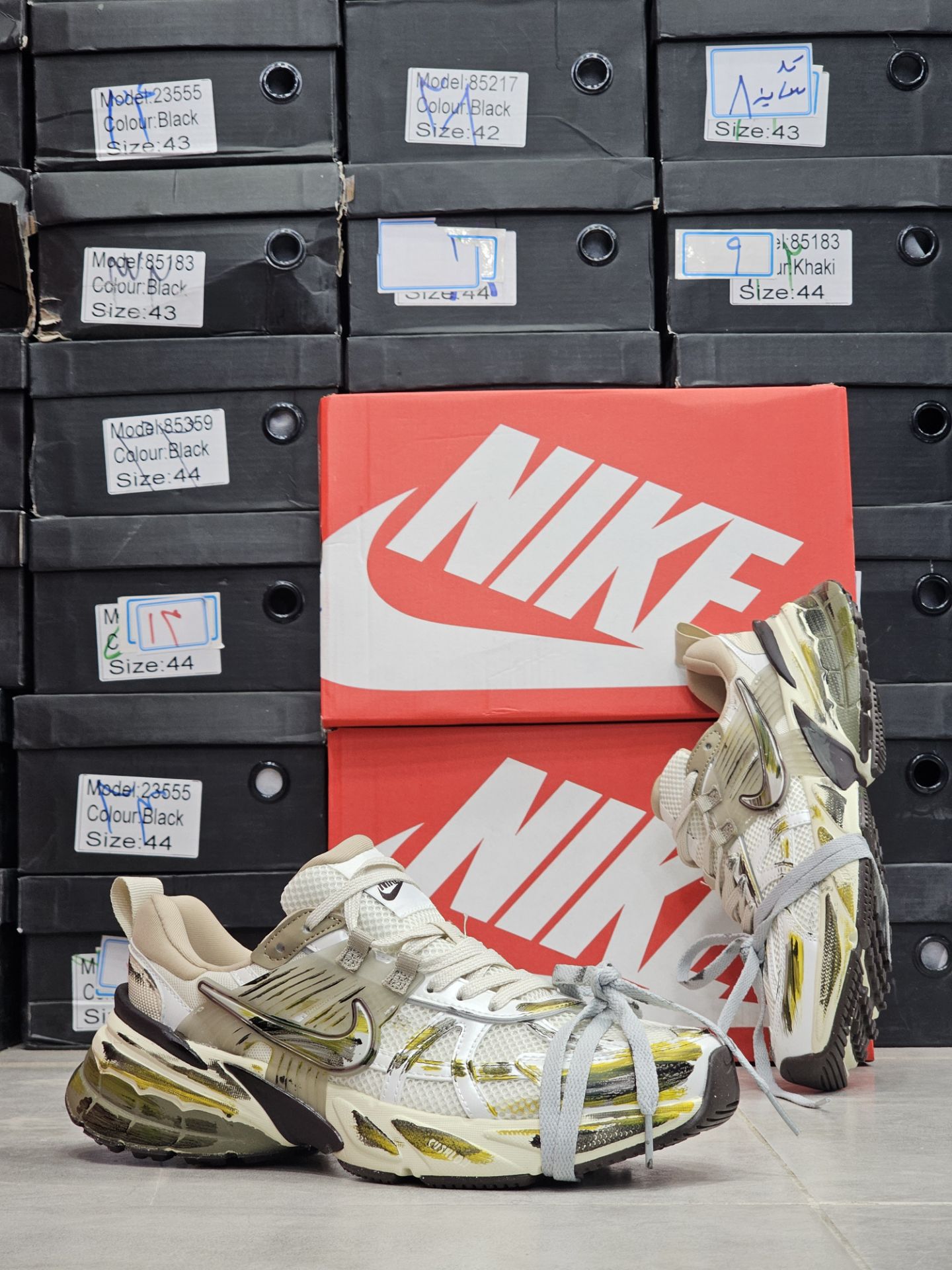کتونی زنانه نایک Nike V2k Run مسترکوالیتی درجه ۱/ساخت ویتنام وارداتی/سایز۳۷الی ۴۵/باجعبه بارکد دار/ضمانت کیفیت کالا