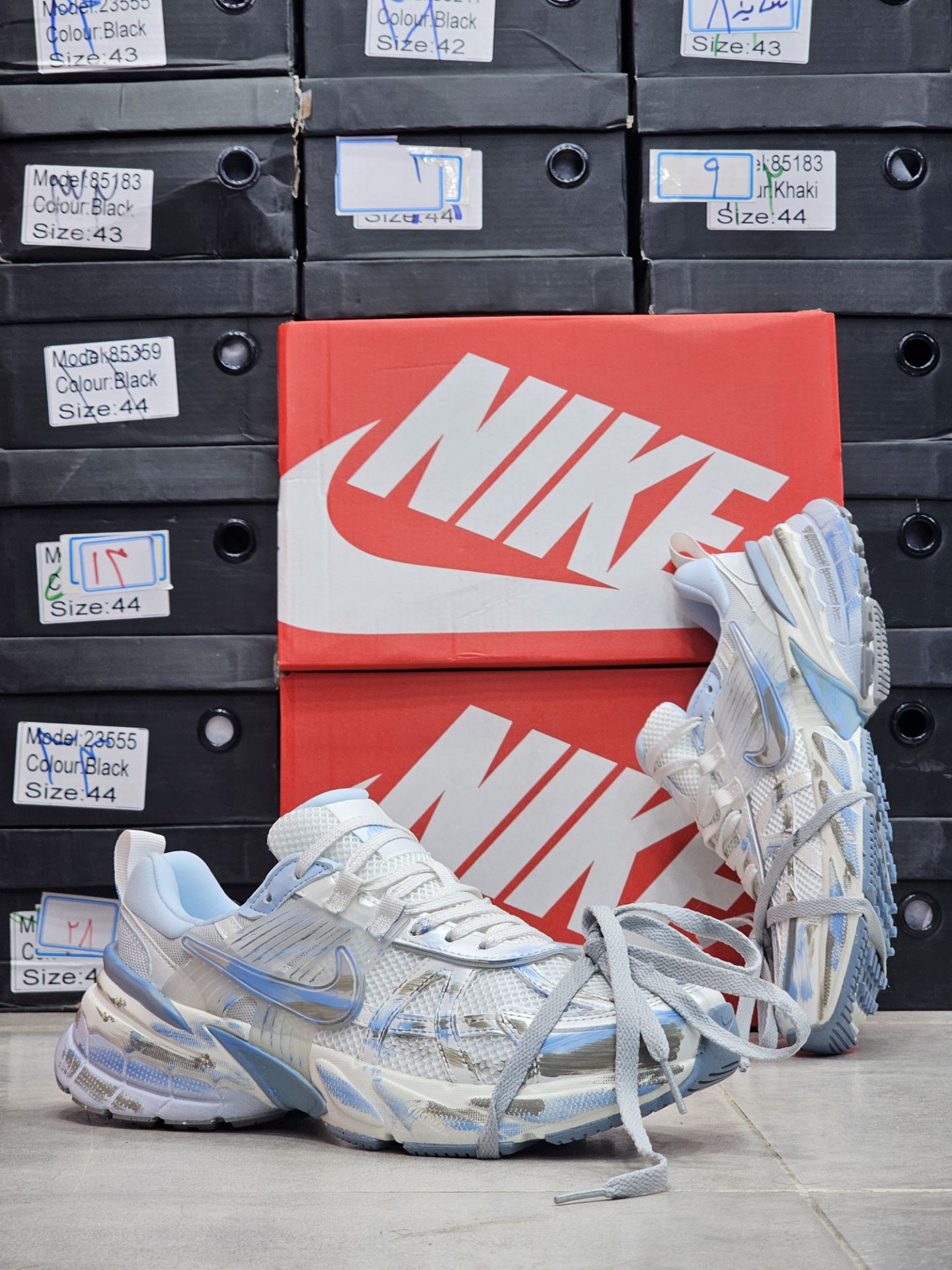 کتونی زنانه نایک Nike V2k Run مسترکوالیتی درجه ۱/ساخت ویتنام وارداتی/سایز۳۷الی ۴۵/باجعبه بارکد دار/ضمانت کیفیت کالا
