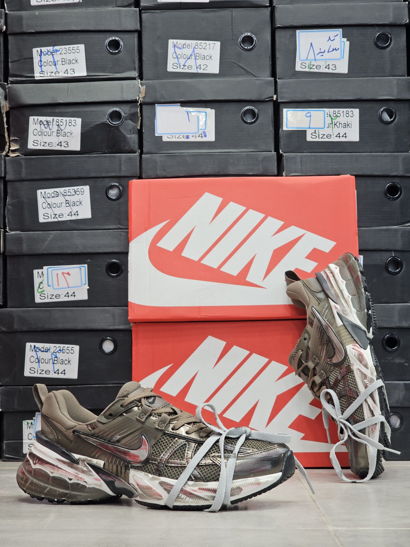 کتونی زنانه نایک Nike V2k Run مسترکوالیتی درجه ۱/ساخت ویتنام وارداتی/سایز۳۷الی ۴۵/باجعبه بارکد دار/ضمانت کیفیت کالا