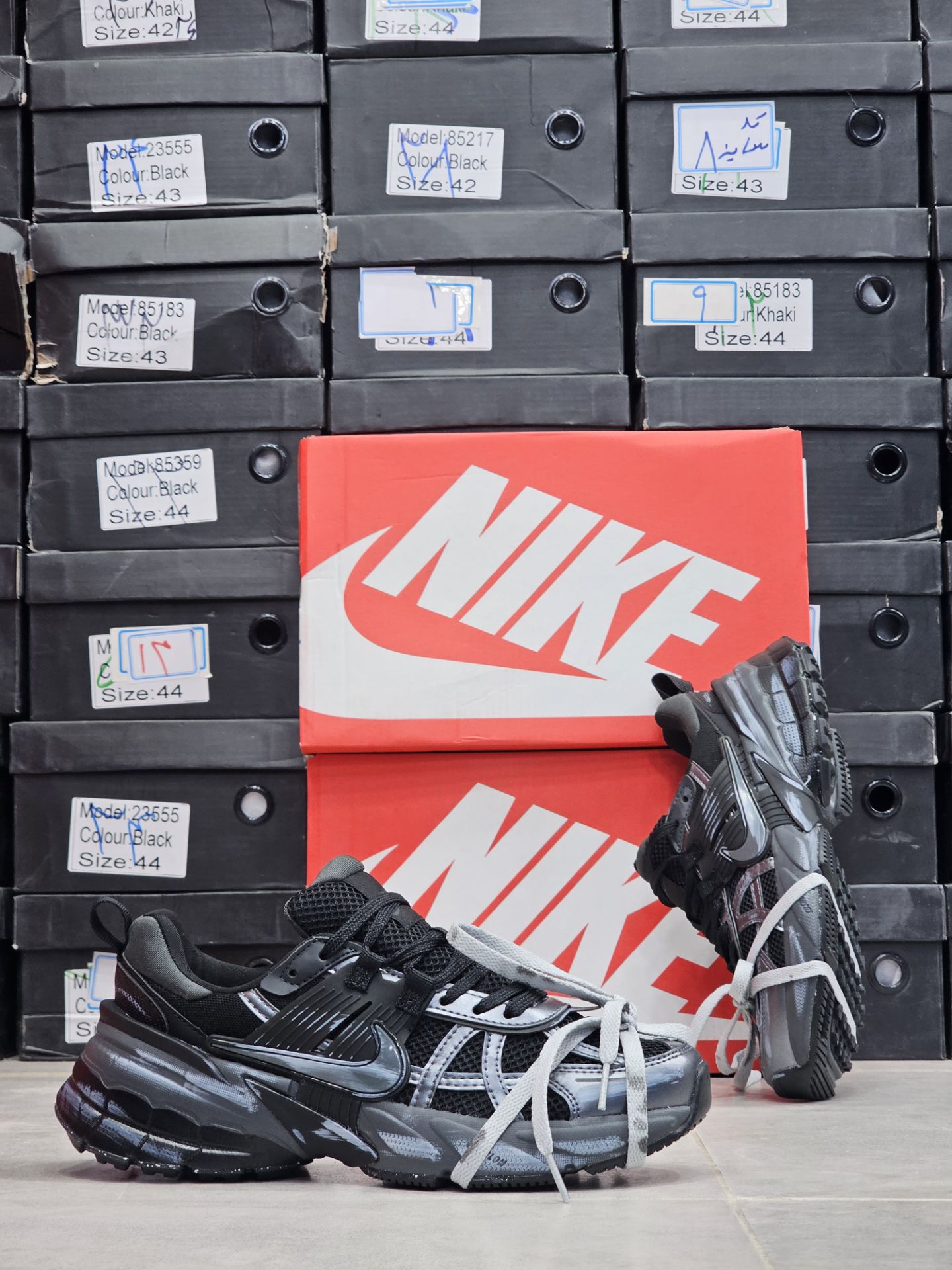 کتونی زنانه نایک Nike V2k Run مسترکوالیتی درجه ۱/ساخت ویتنام وارداتی/سایز۳۷الی ۴۵/باجعبه بارکد دار/ضمانت کیفیت کالا