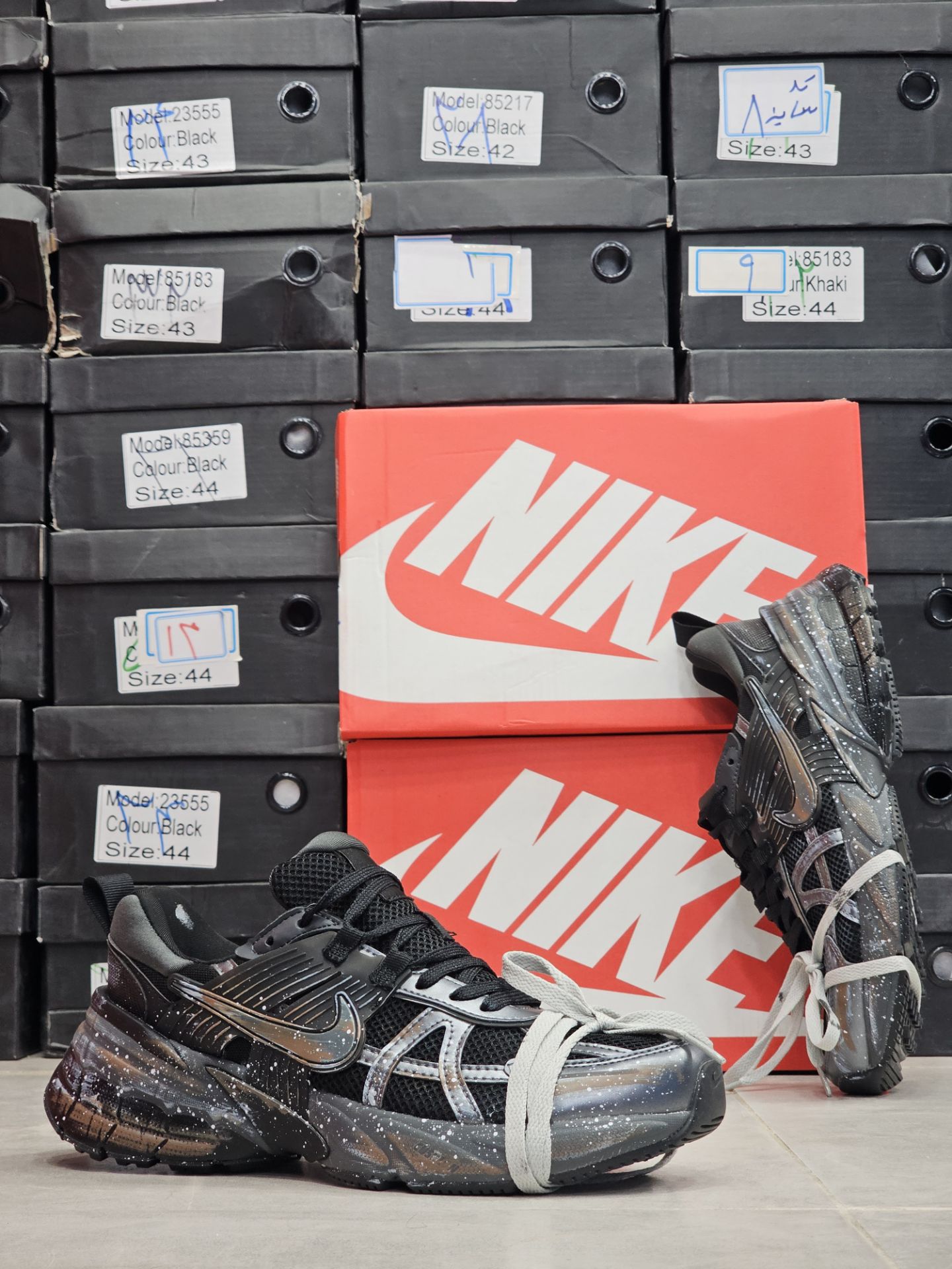 کتونی زنانه نایک Nike V2k Run مسترکوالیتی درجه ۱/ساخت ویتنام وارداتی/سایز۳۷الی ۴۵/باجعبه بارکد دار/ضمانت کیفیت کالا