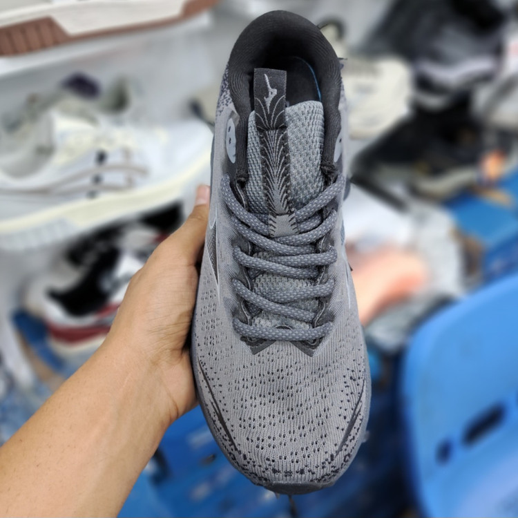 کتونی مردانه میزانو آسترو پلاس مسترکوالیتی درجه ۱ /Mizuno Astro Plus/ساخت ویتنام وارداتی /سایز ۴۰ الی ۴۵/فروش تکی و عمده/ضمانت کیفیت کالا
