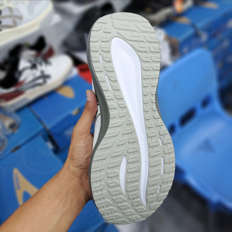 کتونی مردانه میزانو آسترو پلاس مسترکوالیتی درجه ۱ /Mizuno Astro Plus/ساخت ویتنام وارداتی /سایز ۴۰ الی ۴۵/فروش تکی و عمده/ضمانت کیفیت کالا