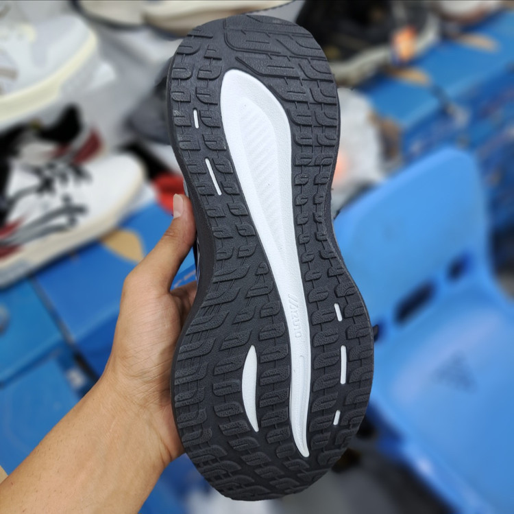 کتونی مردانه میزانو آسترو پلاس مسترکوالیتی درجه ۱ /Mizuno Astro Plus/ساخت ویتنام وارداتی /سایز ۴۰ الی ۴۵/فروش تکی و عمده/ضمانت کیفیت کالا