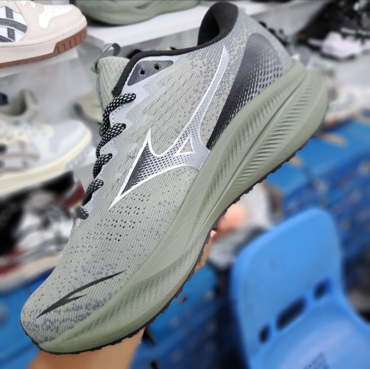 کتونی مردانه میزانو آسترو پلاس مسترکوالیتی درجه ۱ /Mizuno Astro Plus/ساخت ویتنام وارداتی /سایز ۴۰ الی ۴۵/فروش تکی و عمده/ضمانت کیفیت کالا