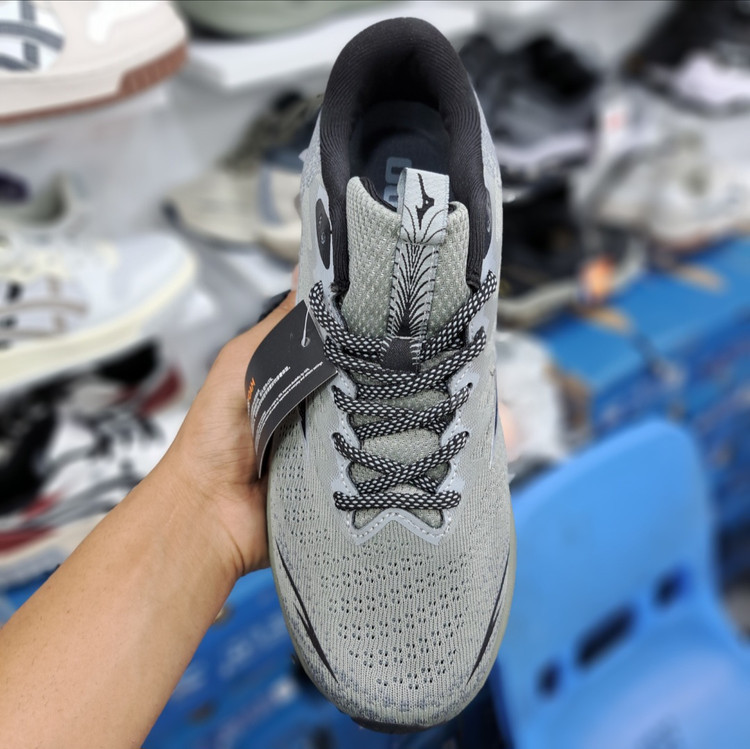 کتونی مردانه میزانو آسترو پلاس مسترکوالیتی درجه ۱ /Mizuno Astro Plus/ساخت ویتنام وارداتی /سایز ۴۰ الی ۴۵/فروش تکی و عمده/ضمانت کیفیت کالا