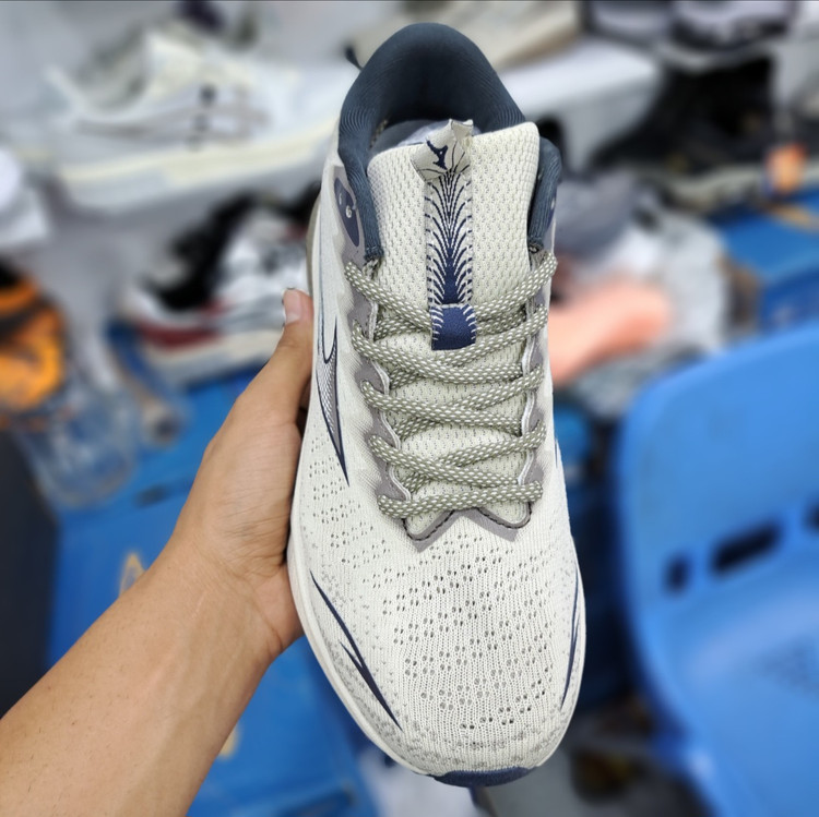 کتونی مردانه میزانو آسترو پلاس مسترکوالیتی درجه ۱ /Mizuno Astro Plus/ساخت ویتنام وارداتی /سایز ۴۰ الی ۴۵/فروش تکی و عمده/ضمانت کیفیت کالا