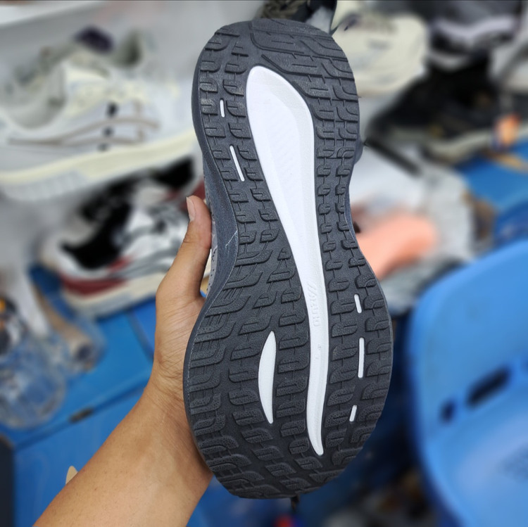 کتونی مردانه میزانو آسترو پلاس مسترکوالیتی درجه ۱ /Mizuno Astro Plus/ساخت ویتنام وارداتی /سایز ۴۰ الی ۴۵/فروش تکی و عمده/ضمانت کیفیت کالا