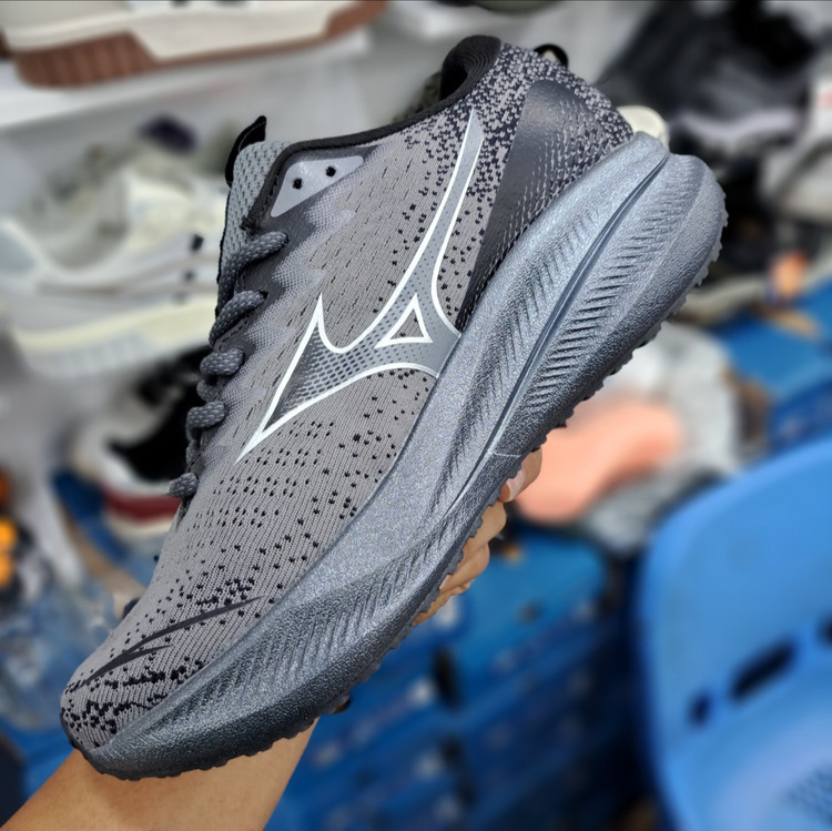کتونی مردانه میزانو آسترو پلاس مسترکوالیتی درجه ۱ /Mizuno Astro Plus/ساخت ویتنام وارداتی /سایز ۴۰ الی ۴۵/فروش تکی و عمده/ضمانت کیفیت کالا