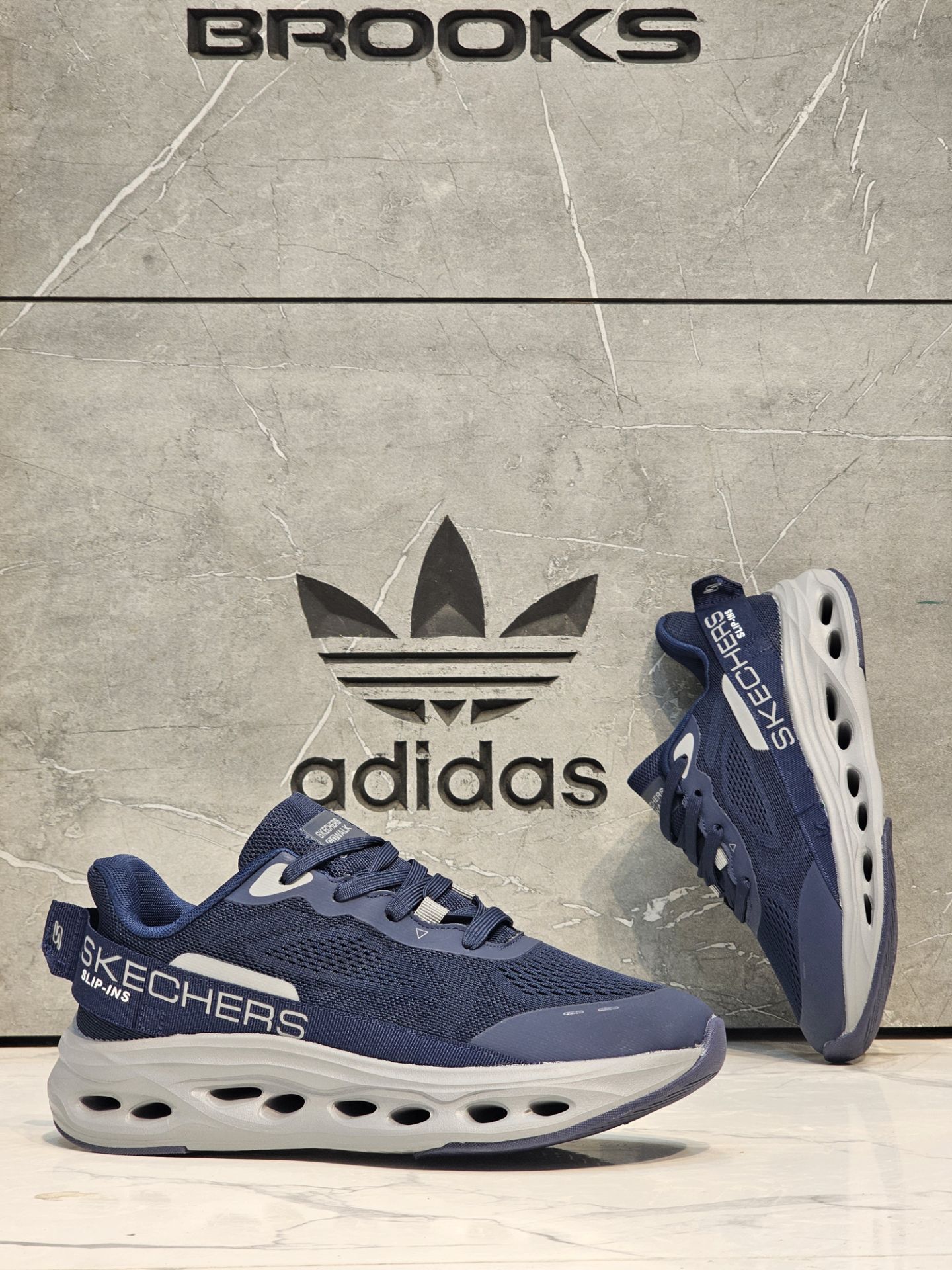 کتونی ویتنامی اسکیچرز مکس کوشنینگ اسلیپ اینز Skechers Skechers Max Cushioning Slip_Ins سایز ۴۰الی ۴۵ بالاترین کیفیت مسترکوالیتی A درجه ۱/ضمانت اصالت کالا/فروش تکی و عمده