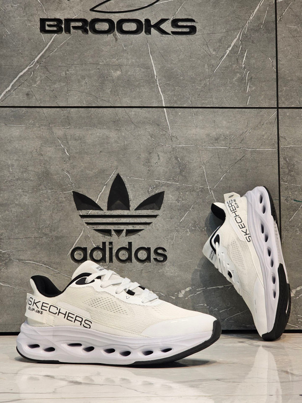 کتونی ویتنامی اسکیچرز مکس کوشنینگ اسلیپ اینز Skechers Skechers Max Cushioning Slip_Ins سایز ۴۰الی ۴۵ بالاترین کیفیت مسترکوالیتی A درجه ۱/ضمانت اصالت کالا/فروش تکی و عمده
