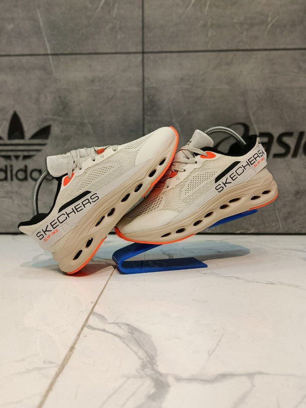 کتونی اسپرت اسکیچرز مکس کوشنینگ اسلیپ اینز Skechers Skechers Max Cushioning Slip_Ins ساخت ویتنام وارداتی سایز ۴۰الی ۴۵ بالاترین کیفیت مسترکوالیتی A درجه ۱/ضمانت اصالت کالا/فروش تکی و عمده