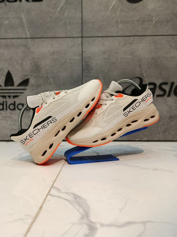 کتونی اسپرت اسکیچرز مکس کوشنینگ اسلیپ اینز Skechers Skechers Max Cushioning Slip_Ins ساخت ویتنام وارداتی سایز ۴۰الی ۴۵ بالاترین کیفیت مسترکوالیتی A درجه ۱/ضمانت اصالت کالا/فروش تکی و عمده
