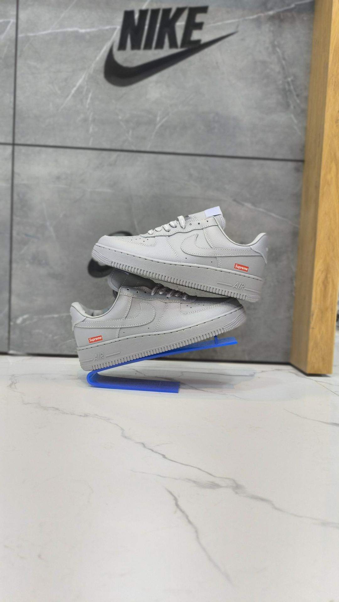 کتونی مردانه و زنانه نایک ایرفورس کلاسیک مسترکوالیتی درجه ۱/Nike Air force/ساخت ویتنام وارداتی/ رویه چرم سایز ۴۰_۴۱_۴۲_۴۳_۴۴_۴۵/سفید کلاسیک/فروش تکی و عمده/ضمانت کیفیت کالا