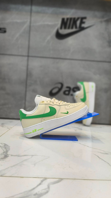کتونی ویتنامی نایک ایرفورس رنگ سفید کلاسیک/Nike Air force/ساخت ویتنام وارداتی/ رویه چرم سایز ۴۰الی ۴۵/سفید کلاسیک/فروش تکی و عمده/ضمانت کیفیت کالا