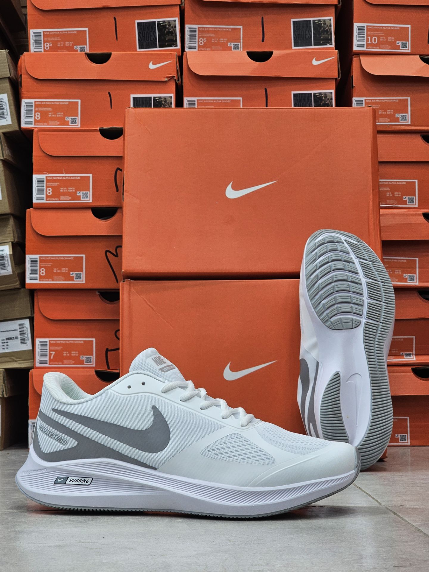 کتونی نایک گاید 10 مسترکوالیتی ۱۰ Nike guide ساخت ویتنام وارداتی سایز۴۰ الی ۴۵فروش تکی و عمده ضمانت کیفیت کالا