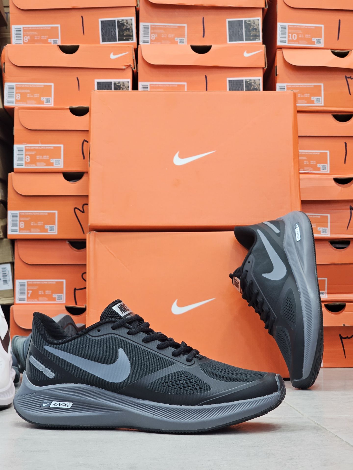 کتونی نایک گاید 10 مسترکوالیتی ۱۰ Nike guide ساخت ویتنام وارداتی سایز۴۰ الی ۴۵فروش تکی و عمده ضمانت کیفیت کالا