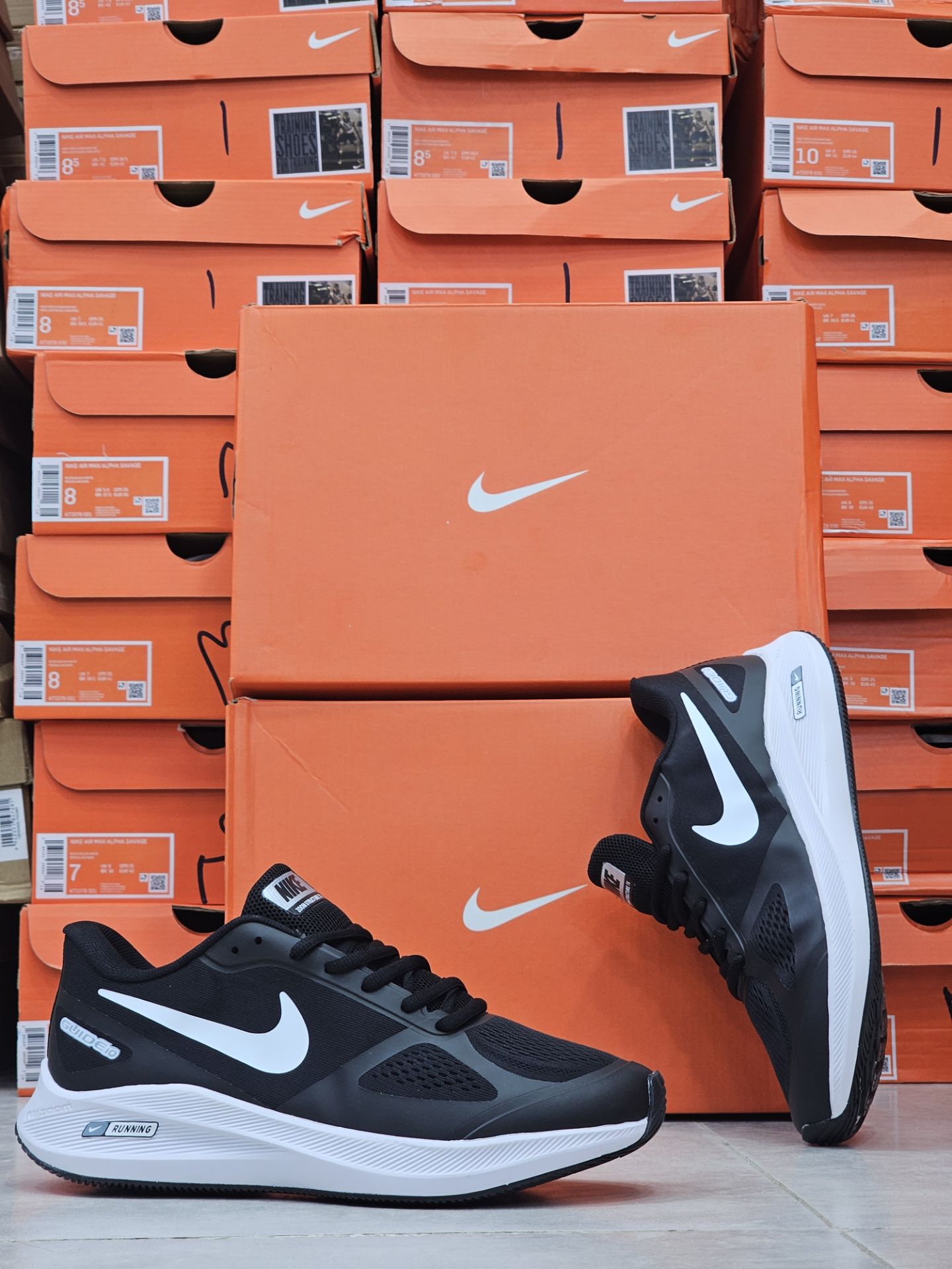 قیمت نایک رانینگ گاید 10 مسترکوالیتی ۱۰ Nike guide ساخت ویتنام وارداتی سایز۴۰ الی ۴۵فروش تکی و عمده ضمانت کیفیت کالا