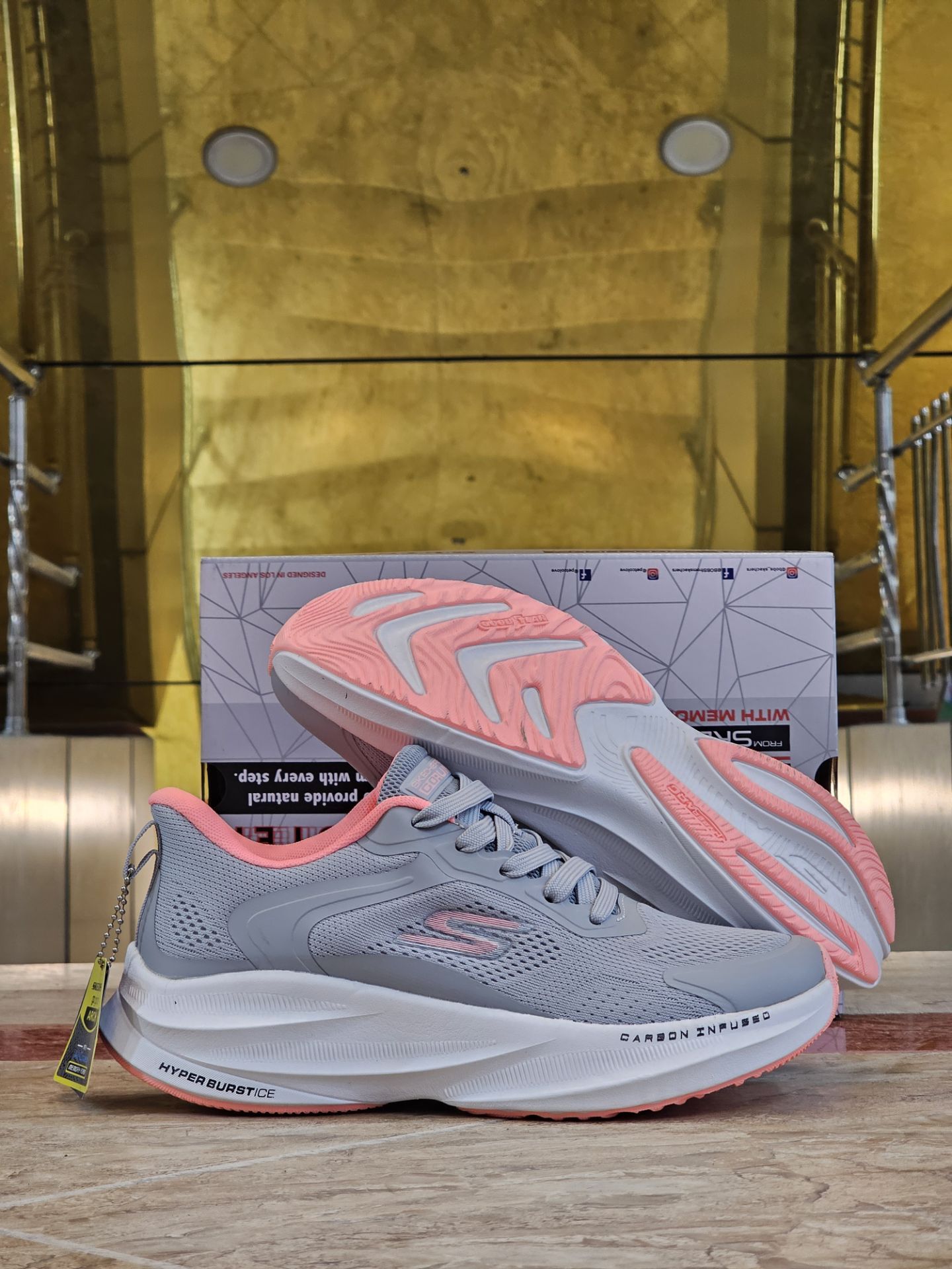 کتونی اسکیچرز هایپر برست skechers Hyper Burst ساخت ویتنام وارداتی سایز ۳۷ الی ۴۰ فروش تکی و عمده ضمانت کیفیت کالا