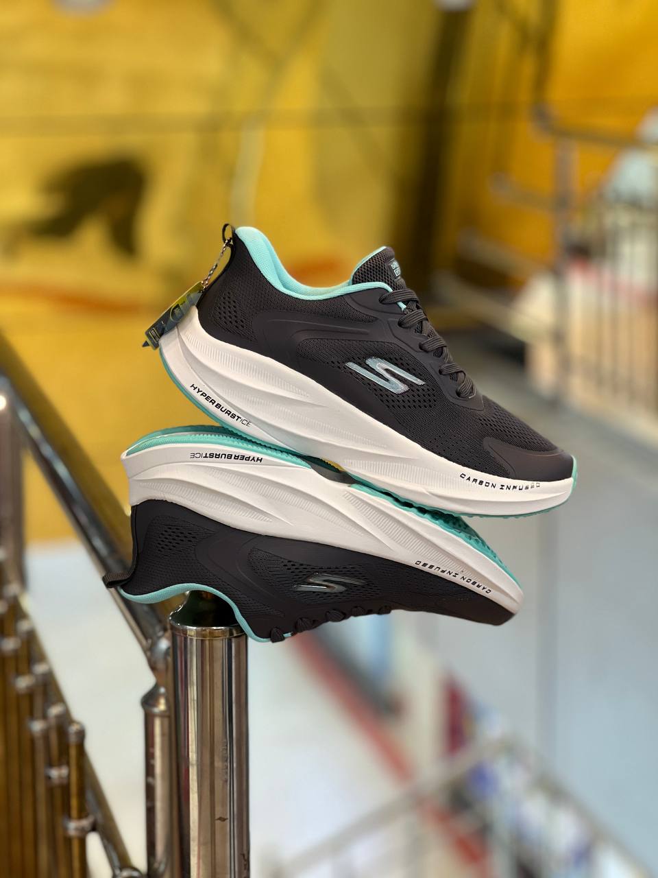 کتونی مسترکوالیتی اسکیچرز هایپر برست skechers Hyper Burst ساخت ویتنام وارداتی سایز ۳۷ الی ۴۰ فروش تکی و عمده ضمانت کیفیت کالا