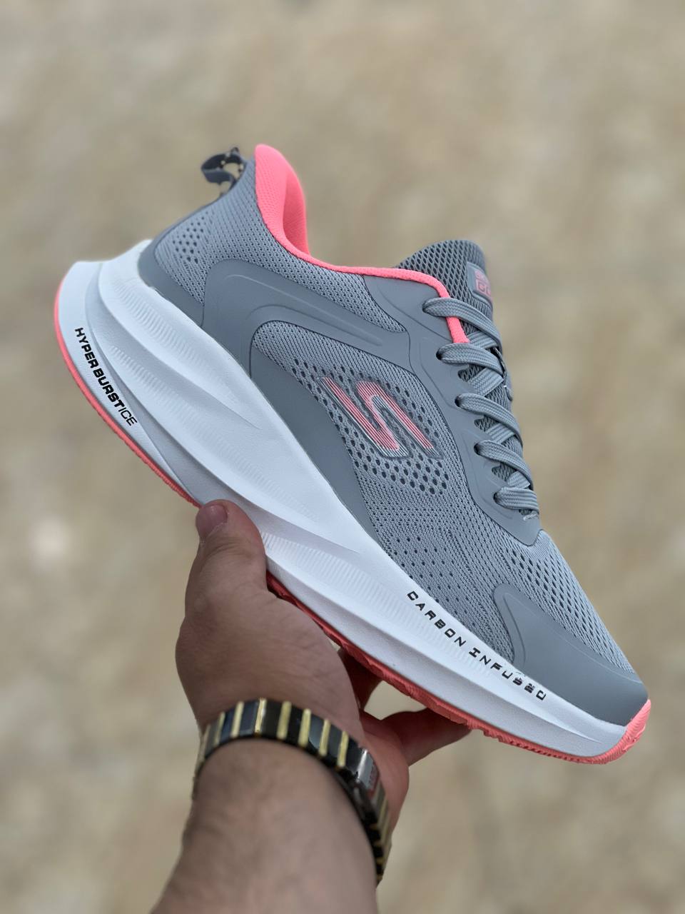 کتونی زنانه اسکیچرز هایپر برست skechers Hyper Burst ساخت ویتنام وارداتی سایز ۳۷ الی ۴۰ فروش تکی و عمده ضمانت کیفیت کالا