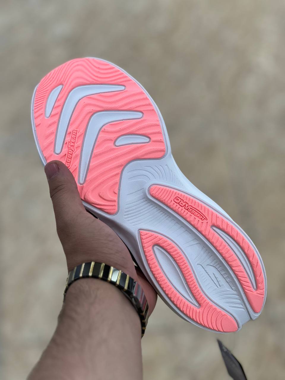 کتونی زنانه اسکیچرز هایپر برست skechers Hyper Burst ساخت ویتنام وارداتی سایز ۳۷ الی ۴۰ فروش تکی و عمده ضمانت کیفیت کالا
