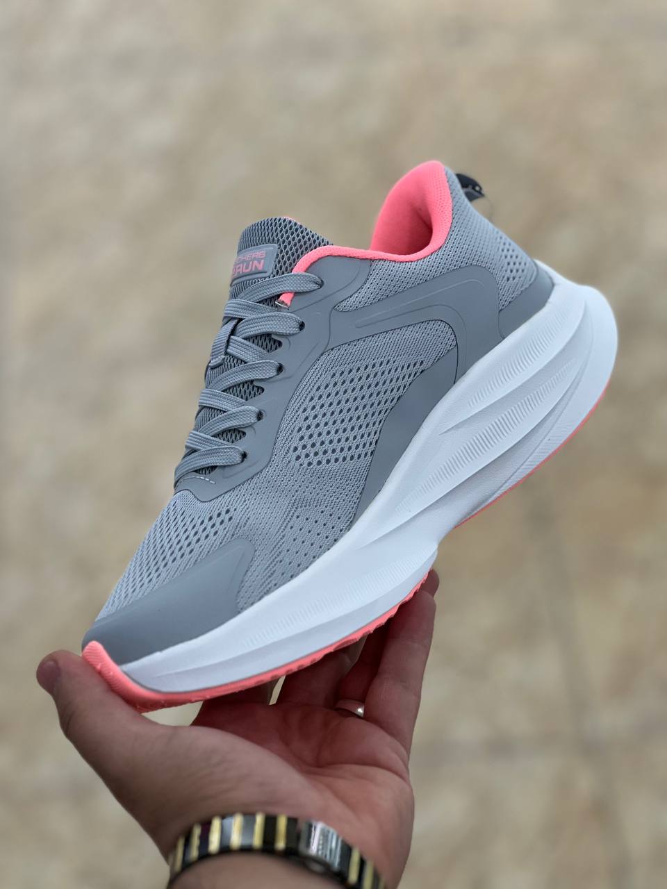 کتونی زنانه اسکیچرز هایپر برست skechers Hyper Burst ساخت ویتنام وارداتی سایز ۳۷ الی ۴۰ فروش تکی و عمده ضمانت کیفیت کالا