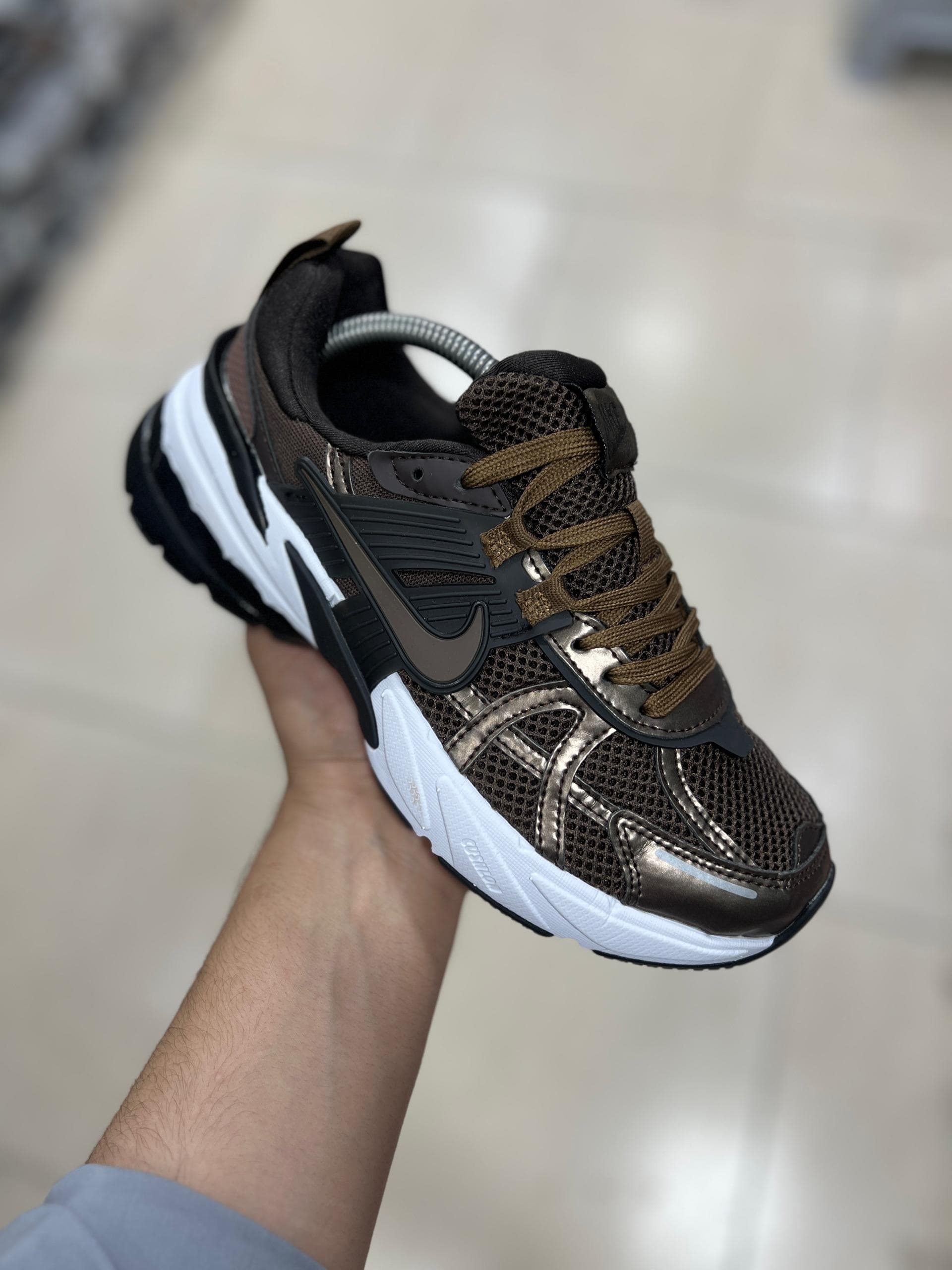 کتونی مسترکوالیتیA نایک وی تو کی Nike V2k Runساخت ویتنام وارداتی سایز بندی ۳۷ الی ۴۰ضمانت کیفیت کالا مسترکوالیتی درجه ۱