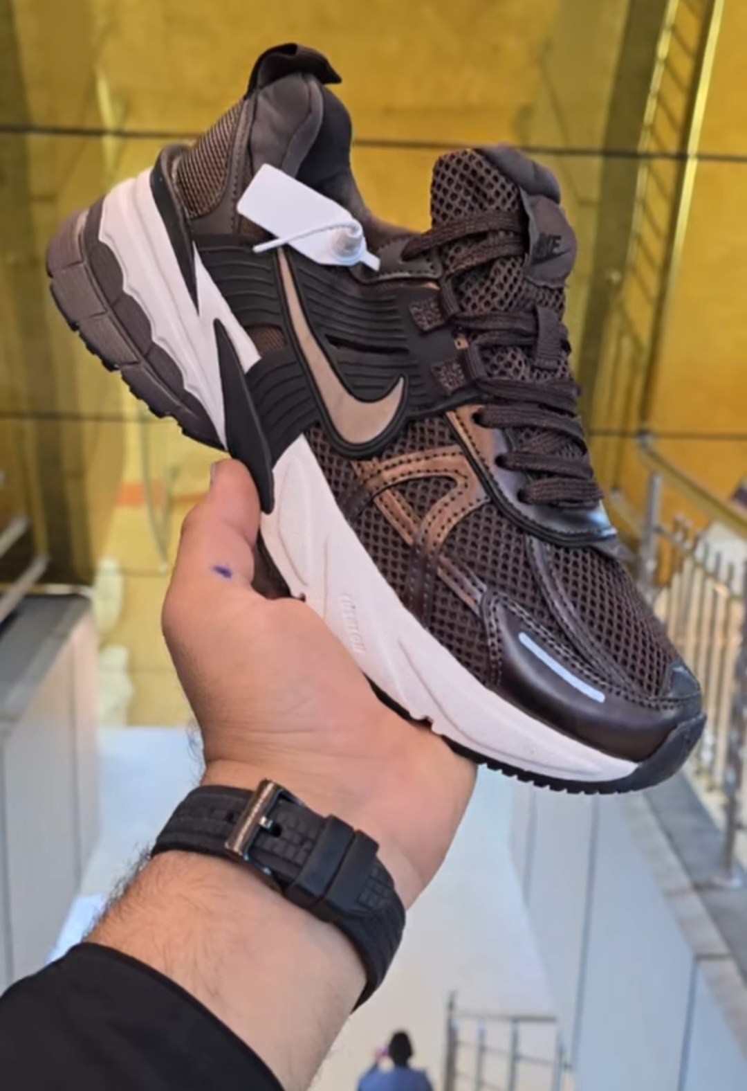 کتونی مسترکوالیتیA نایک وی تو کی Nike V2k Runساخت ویتنام وارداتی سایز بندی ۳۷ الی ۴۰ضمانت کیفیت کالا مسترکوالیتی درجه ۱