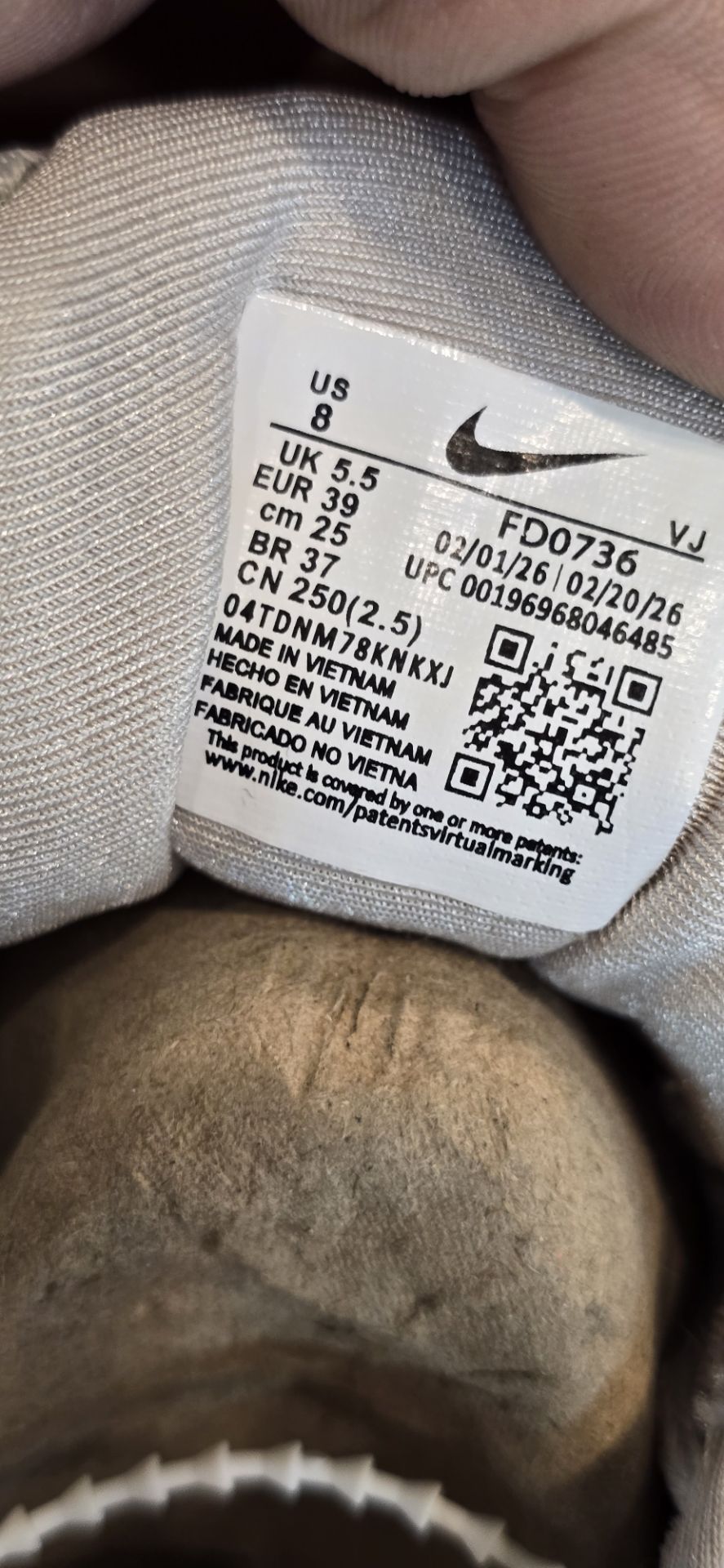 کتونی اسپرت نایک وی تو کی Nike V2k Runساخت ویتنام وارداتی سایز بندی ۳۷ الی ۴۰ضمانت کیفیت کالا مسترکوالیتی درجه ۱