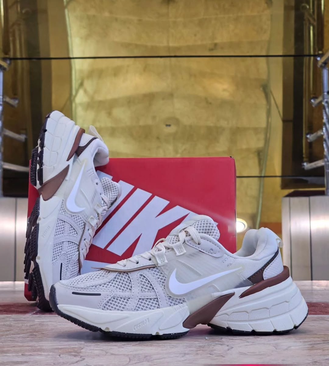 کتونی مسترکوالیتیA نایک وی تو کی Nike V2k Runساخت ویتنام وارداتی سایز بندی ۳۷ الی ۴۰ضمانت کیفیت کالا مسترکوالیتی درجه ۱