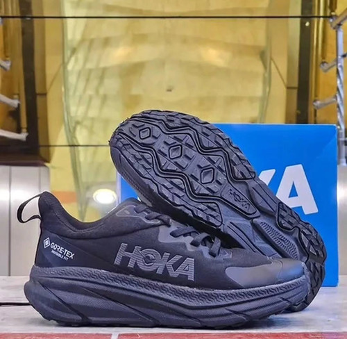 کتونی مسترکوالیتی درجه ۱ هوکا چلنجر آرت ۷ hoka challenger art 7، ساخت ویتنام وارداتی سایز ۴۰الی ۴۵ بالاترین کیفیت بازار ضمانت اصالت کالا