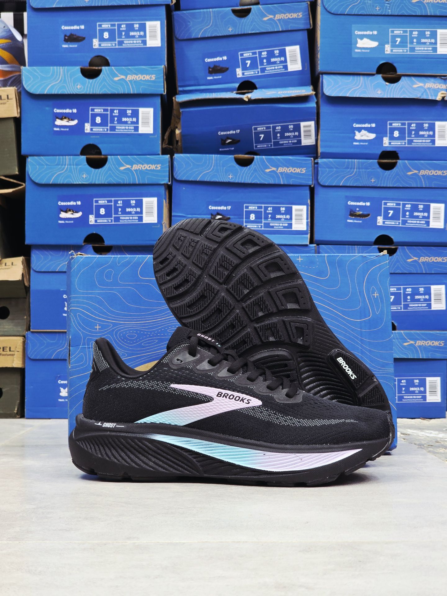 خرید کتونی مردانه و زنانه بروکس گاست ۱۷ Brooks ghost 17ساخت ویتنام وارداتی/ضمانت کیفیت کالا سایز ۳۸الی۴۵/فروش تکی و عمده