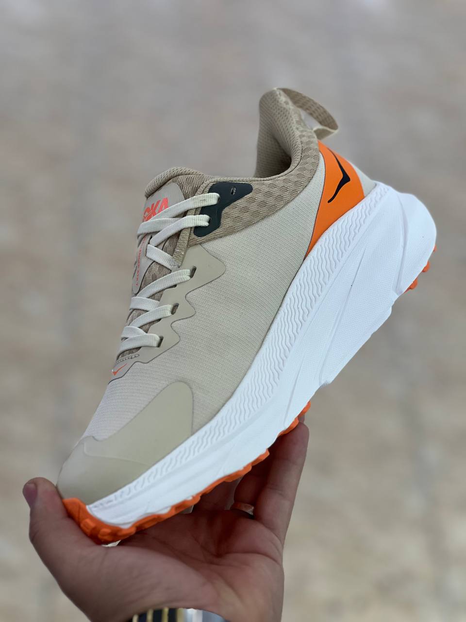 کتونی اسپرت هوکا چلنجر آرت ۷ hoka challenger art 7، ساخت ویتنام وارداتی سایز ۴۰الی ۴۵ بالاترین کیفیت بازار ضمانت اصالت کالا