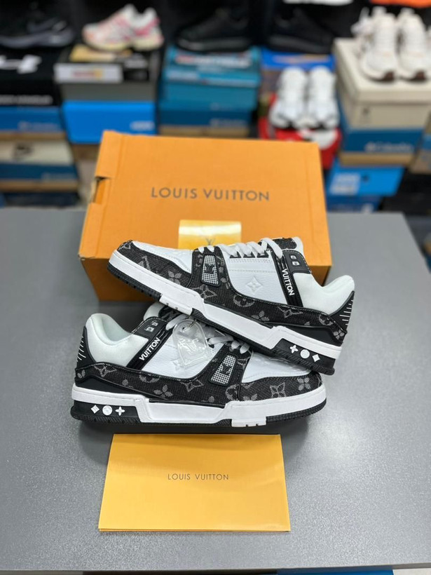 کتونی لویی ویتون الوی ترینرلو مسترکوالیتیLouis Vuitton LV Trainer Low ساخت ویتنام وارداتی سایز۴۰ الی ۴۵فروش تکی و عمده ضمانت کیفیت کالا