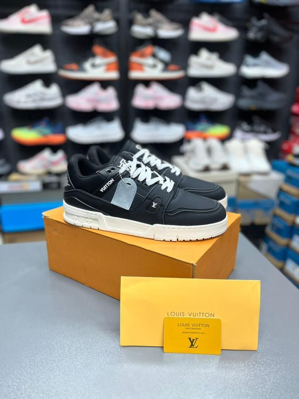 کتونی ویتنامی لویی ویتون الوی ترینر لو Louis Vuitton LV Trainer Low ساخت ویتنام وارداتی سایز۴۰ الی ۴۵فروش تکی و عمده ضمانت کیفیت کالا