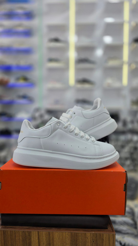 کتونی مسترکوالیتی الکساندر مک کوئین Alexander McQueen Sneakers ساخت ویتنام وارداتی سایز۴۰ الی ۴۵فروش تکی و عمده ضمانت کیفیت کالا