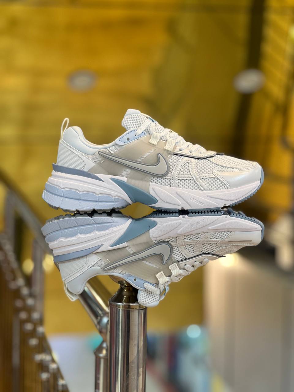 کتونی اسپرت نایک وی تو کی Nike V2k Runساخت ویتنام وارداتی سایز بندی ۳۷ الی ۴۰ضمانت کیفیت کالا مسترکوالیتی درجه ۱