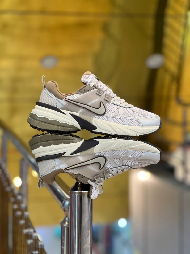 کتونی زنانه نایک وی تو کی Nike V2k Runساخت ویتنام وارداتی سایز بندی ۳۷ الی ۴۰ضمانت کیفیت کالا مسترکوالیتی درجه ۱